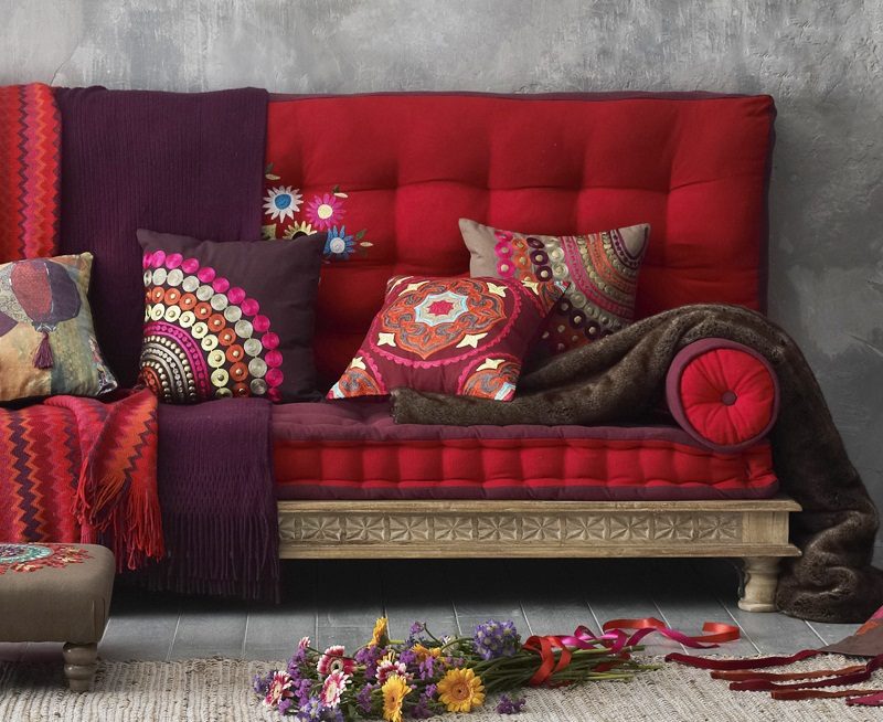 Mantas y cojines para el sofá :: Imágenes y fotos